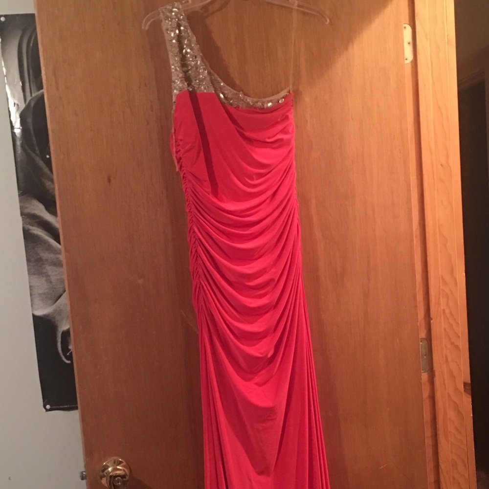 Caché prom dress